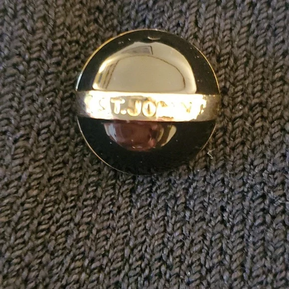 St. John Basics 2-Button Black Blazer in Classic Santana Knit, Size 8 - Picture 6 of 12